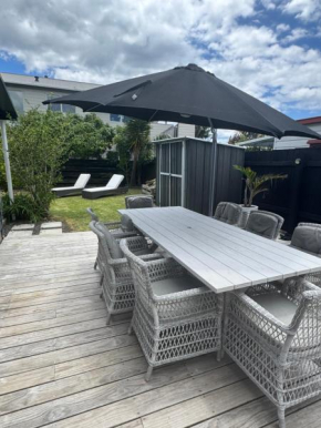 Hosts on the Coast Cooks Cottage, Whitianga
